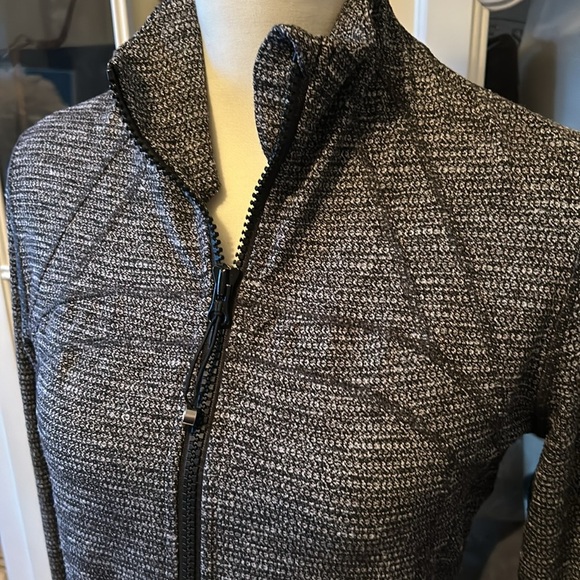 Lululemon Define Jacket - Picture 5 of 9